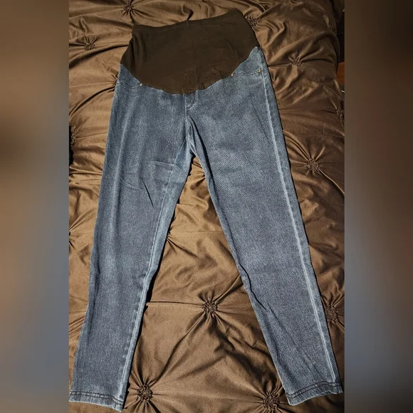 M 8-10 Time and Tru Maternity jeans - Picture 1 of 4